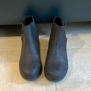 Sorel Women's Evie Zip Leather Boot, size 7.5